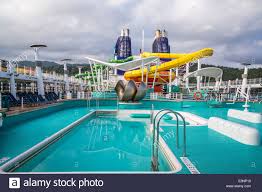 Cabin reviews provided courtesy of. Deck 15 Mit Pools Und Wasserrutschen Auf Der Norwegian Epic Kreuzfahrtschiff Stockfotografie Alamy