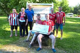 Отель haus tannenburg расположен в италии по адресу: Simmersfeld Bayern Fans Spenden Altensteig Umgebung Schwarzwalder Bote