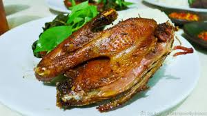 Nah, kali ini kita coba, yuk, variasikan bebek goreng sambal terasi sendiri di rumah. Resep Bebek Goreng Sederhana Enak Rasanya Gampang Buatnya