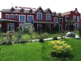 Balta cristian este localizata in judetul brasov, la intrare in localitatea cristian (8km de brasov si 1km de cristian). Hotel Pensiunea Funpark Brasov