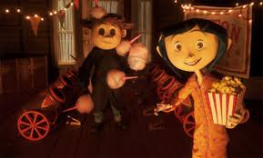 Sus padres son más considerados con ella, pero la las sensaciones maravillosas darán paso al miedo y a la angustia. Coraline Y La Puerta Secreta Proximos Estrenos