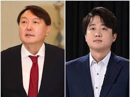 윤석열 캠프 이상록 대변인은 이날 오후 기자들에게 보낸 문자. ì´ì¤€ì„ ë²„ìŠ¤ë¡  Vs ìœ¤ì„ì—´ íƒì‹œë¡  ë' ë‚¨ìžì˜ ê³µì •ì€ ë‹¬ëžë‹¤ ì¤'ì•™ì¼ë³´
