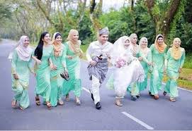 Baju nikah kuning cair bella. Koleksi Tema Warna Dan Design Baju Bridesmaids Blog Sihatimerahjambu