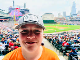 Our 2025 FREE School Tours program is under way and we are excited to  snowshoe the trails this winter. If your school has not scheduled for their  FREE School Tour to The