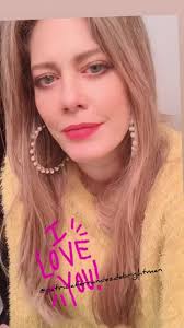 Un mensajito lleno de amorr para ustedes de parte de esta rubia  espectacularrrr con clase ❤❤