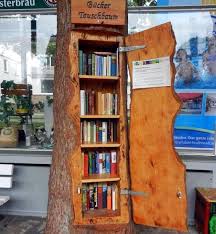 Https Www Instagram Com Libriantichionline Biblio Albero Dedicato Allo Scambio Di Libri In Germani Arredamento Con Tronchi Idea Di Decorazione Progetto Casa