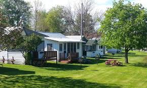 Explore an array of lake shore, nisswa vacation rentals, including cabins, houses & more bookable online. West Shore Cabins On Lake Champlain In North Hero Vermont Daily Weekly Rentals Open Seasonally From May To Mid October