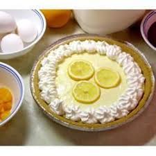 Cette Simple Garniture Peut Etre Mise Telle Quelle Dans Une Croute Graham Ou Pour Une Touche Un Peu Plus Raffinee On Lemon Desserts Delicious Pies Lemon Pie