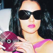 Paige looks so pretty when she isn't copying Ariana