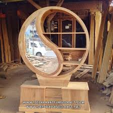 Partisi ruangan atau pembatas ruangan satu dengan ruangan lain pada rumah tidak melulu menggunakan pembatas dinding berukuran tebal. Harga Partisi Ruangan