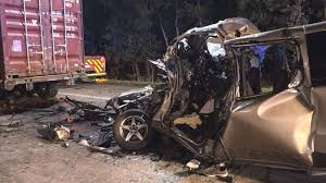 Un autoturism, condus de un cetăţean german a intrat în coliziune cu un tir. Horror Accident Claims Five Dead On The A1 Near Wildeshausen Archyde
