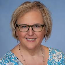 Amber Macklin's Instagram, Twitter & Facebook