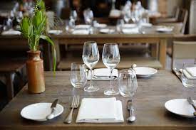 A well set table reflects the professionalism of the restaurant and the server. Inexpensive Restaurant Design Ideas