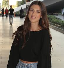 Gel konuşalım ( 17 eylül ) ozan güven ve yüsra geyik aşkı tiyatro sahnesine mi taşınacak? Yusra Geyik Kimdir Kac Yasinda Ve Nereli