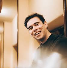 Stream tracks and playlists from pedro teixeira da mota on your desktop or mobile device. Pedro Teixeira Da Mota Vence Premio Gq Portugal De Revelacao Gqportugal Pt