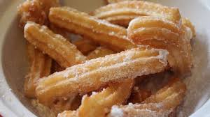 Que Diriez Vous De Confectionner De Delicieux Churros Pour Feter Le Carnaval Tout En Gourmandise Originaires D En 2020 Churros Maison Recette Churros Recette Facile
