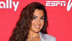 Deb's House' Exclusive Clip: The Ladies Give Themselves Props