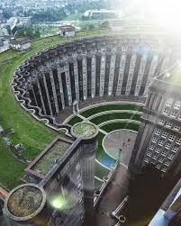 Noisy le grand devient hollywood le temps du tournage d'hunger games 3 qui a débuté il y'a quelques jours en région parisienne. Espaces D Abraxas Noisy Le Grand France 9gag