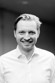 Theme park people, a generation of nerds runs the business