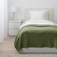 Check out these simple tips for refreshing your furniture using everyday items like paint, yarn and felt. Indira Tagesdecke Dunkelgrun 150x250 Cm Ikea Deutschland