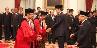 Find and buy monyet pake jas hujan from woowker.com with low prices and good quality all over the world. Potret Jokowi Terobos Hujan Sampai Pakai Jas Hujan Seharga Rp10 Ribu Merdeka Com