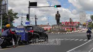 Kota blitar merupakan sebuah kota yang terletak di bagian selatan provinsi jawa timur, indonesia. Sistem Tilang Elektronik Akan Diterapkan Di Empat Titik Kota Blitar Surya