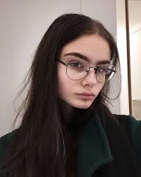 Pin By Sofia Safe On Girls In 2020 Beautiful Girl Face Aesthetic Girl Girls With Glasses