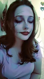 Kaylee (@kaymeetslife)