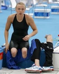 Jessica long continued her paralympic winning run at rio 2016, sealing one gold, three silver and two bronze medals. Us Paralympic Swimmer Jessica Long Reunited With Siberian Parents Daily Mail Online