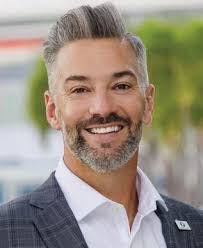 Zachary Warman's Instagram, Twitter & Facebook