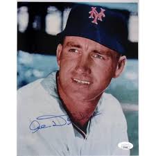 ERASMO RAMIREZ NEW YORK METS ACTION SIGNED 8x10