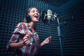 If you can implement simple, easy and smart tricks before singing, your voice quality improves and you can become a good singer in 5 minutes or as you started singing and made a reasonable growth, you might be struggling thinking of how to sing better? 10 Best Vocal Warm Ups That Will Improve Your Singing Icon Collective
