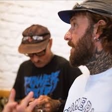 Pre-race strategy with our team ☕🍊 Loading up with carbs, caffeine and  Ultra Immune C, our PILLAR ambassadors ( @mikey_kratzer_ , @honda_hennes &  @hermioneplumptre ) came together ahead of race day to