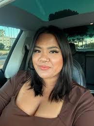 Julie Clubb's Instagram, Twitter & Facebook