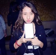 Nicole cherry is a sagittarius and was born in the year of the tiger life. Fotomontage Anti Nicole Cherry Pixiz
