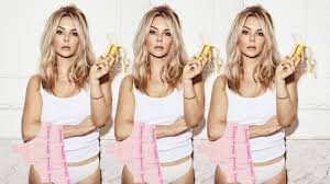 Chantal janzen — ill be there 01:05. Chantal Janzen Doet Een B R Oekje Open Over Haar Eigen Underwear Collectie C