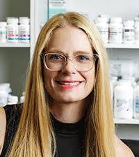 Tammy Helzer's Instagram, Twitter & Facebook