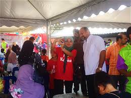 Budiey dengar, seramai 700 usahawan desa dari seluruh negara akan menyertai karnival usahawan desa (kud) 2015 ini. Galeri Foto Album Majlis Perasmian Karnival Usahawan Sekolah Kebangsaan Taman Universiti Kakstus Oleh Yb Menteri Di Seri Kembangan Selangor Pada 27 Oktober 2018 Image Majlis Perasmian Karnival Usahawan Sekolah