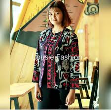 Balzers ini kami jual dengan harga murah model blazer kaos, blazer katun motif bunga, bju bleser kerja motif bunga, model blezer cewek bahan katun motiv, toko blazer wanita motif, model2. Jual Blazer Rompi Wanita Kain Tenun Tradisional Terbaru Lazada Co Id