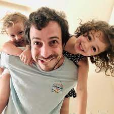 אחרי 11 שנים שלא הוציא מוזיקה, יוני בלוך הגיע אתמול לאולפן של עידו. Yoni Bloch ×™×•× ×™ ×'×œ×•×š Facebook
