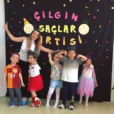 Notitle Funnypartyhats Partyhatscake Partyhatsforplasticanimals Partyhatsp Sanat Bulten Panolari Anaokulu Oncesi Etkinlikleri Anneler Gunu Fikirleri