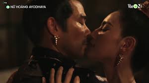 Jinda dâng trầu cho Quốc vương, ai ngờ lại thành 'bữa chầu' của y