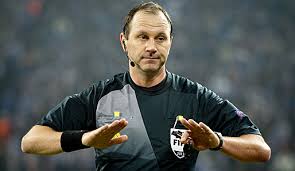 He was a full international referee for fifa between 2002 and 2018. Referee Leitete Zwei Mal Schalke