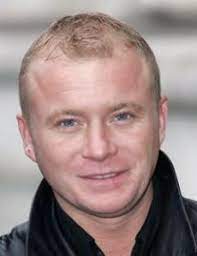 Well, i'll be gum sculpture hidden in the back of a closet. Celebrities With Last Name Arnold Famousfix Com List