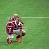 Zlatan ibrahimović (born 3 october 1981) is a swedish footballer who plays as a striker for italian club milan. 1