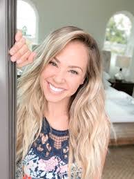 Kara Kay's Instagram, Twitter & Facebook