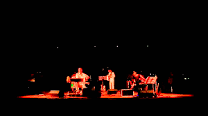 La canzone è la descrizione di un rito settimanale verse 1 quandu ä duménega fan u gíu cappellin neuvu neuvu u vestiu cu 'a madama a madama 'n testa o belín che festa o belín che festa a tûtti. Video Coloriamo Musica Associazione Culturale