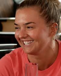 Elaine Conrad's Instagram, Twitter & Facebook