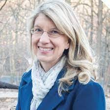 Caroline Delong's Instagram, Twitter & Facebook