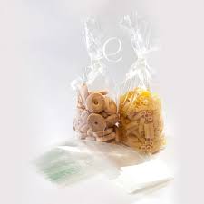 Il sacchetto in cellophane che se ne ricava è la soluzione più ricercata ed elegante per confezionare prodotti di pregio quali cioccolatini, caramelle, favette, biscotti secchi, marzapane, saponette, spezie profumate, pepe, erboristeria, saponette ed altro, in particolare se si vuole sfruttare le peculiari proprietà di barriera agli aromi. Buste Bustine Trasparenti Sacchetti A Fondo Quadro Per Alimenti Cellophane 100pz Ebay